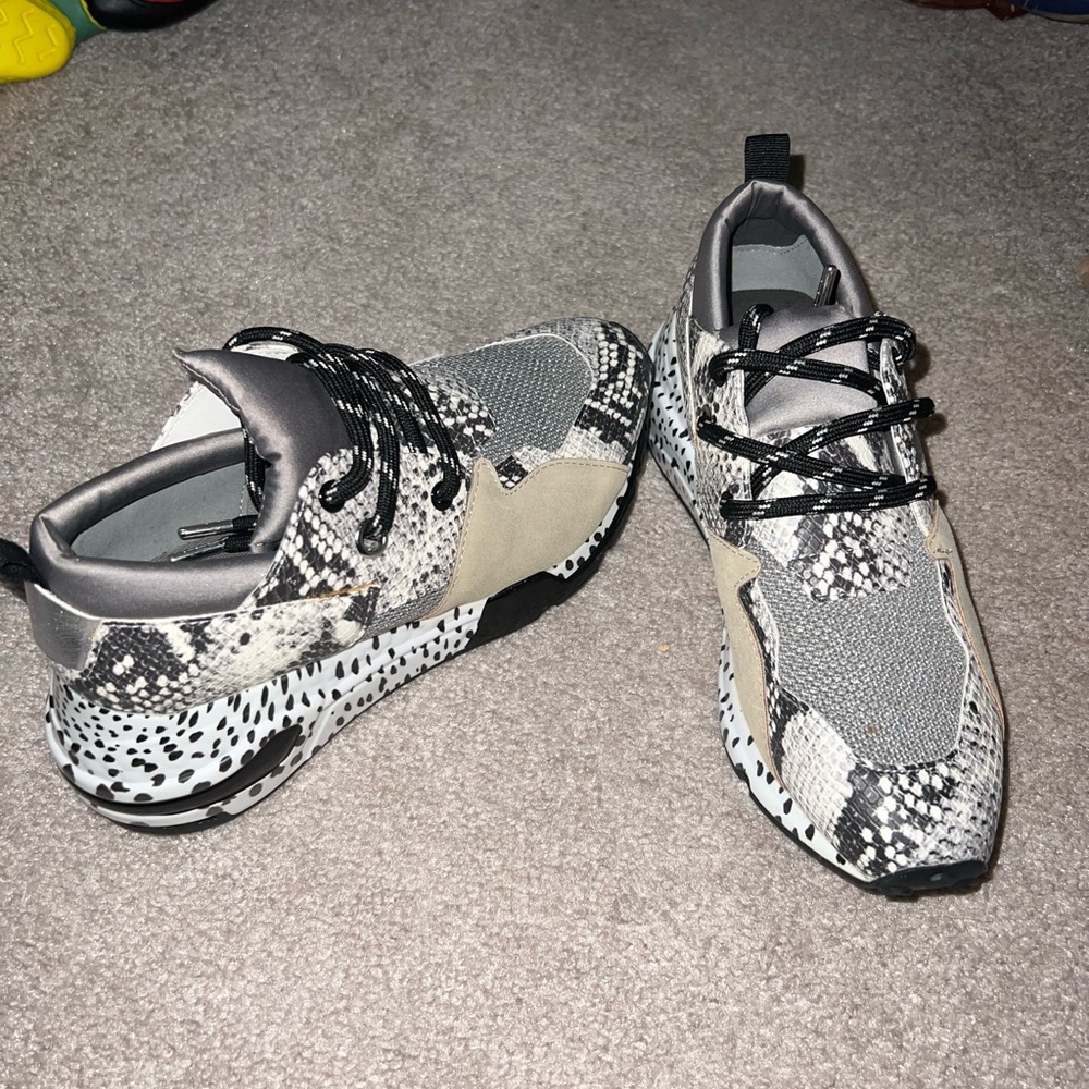 NEW Steve Madden Sneakers